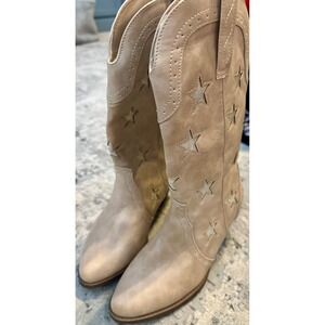 Sugar Sugar Tammy Star Cowboy Boots Tan Suede Western Booties Size 6.5 Medium